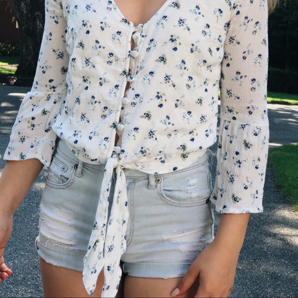 hollister floral blouse